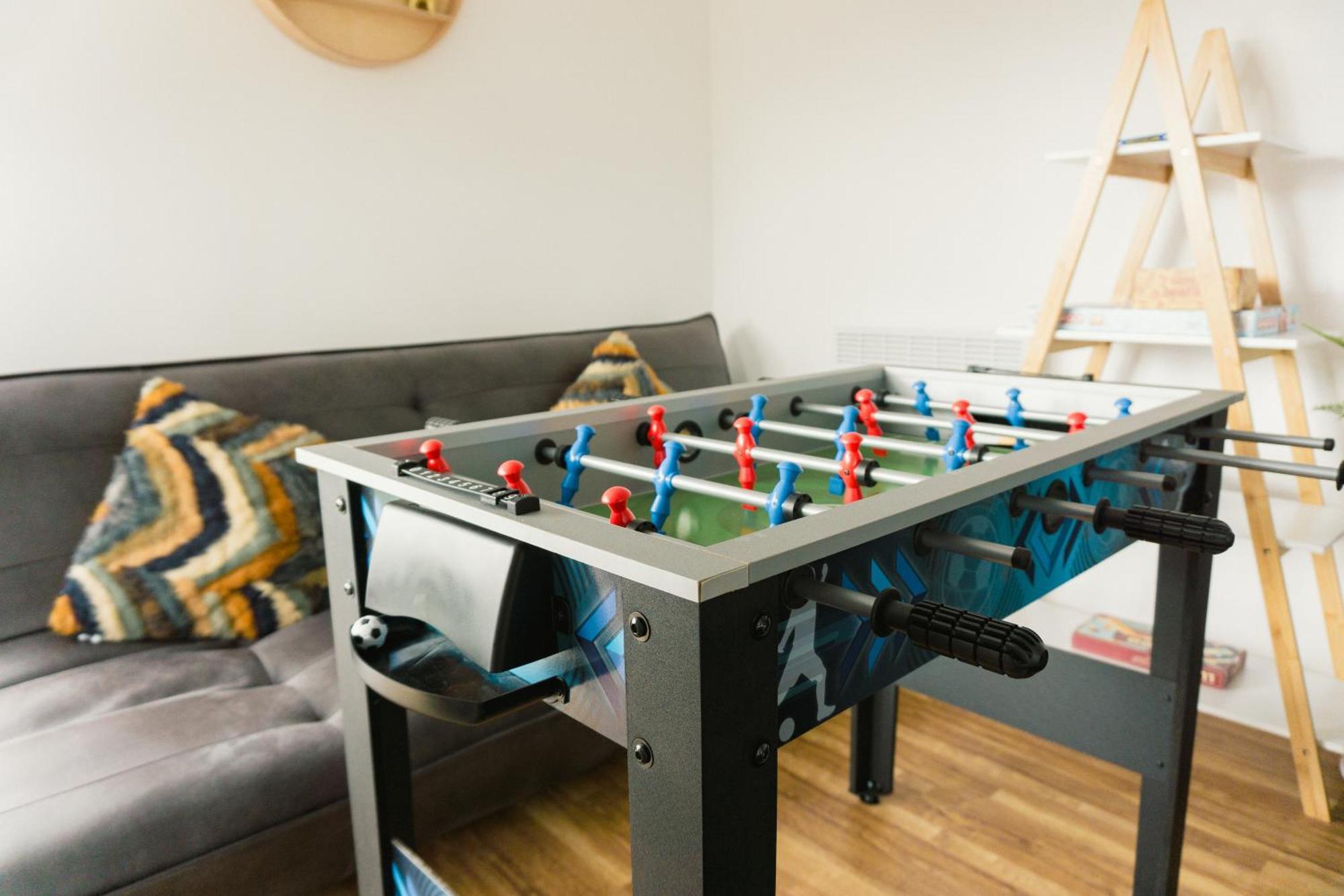 Manchester'S Luxurious 2-Bed Haven With Balcony - Canal Views & Proximity To Manchester United Exterior photo