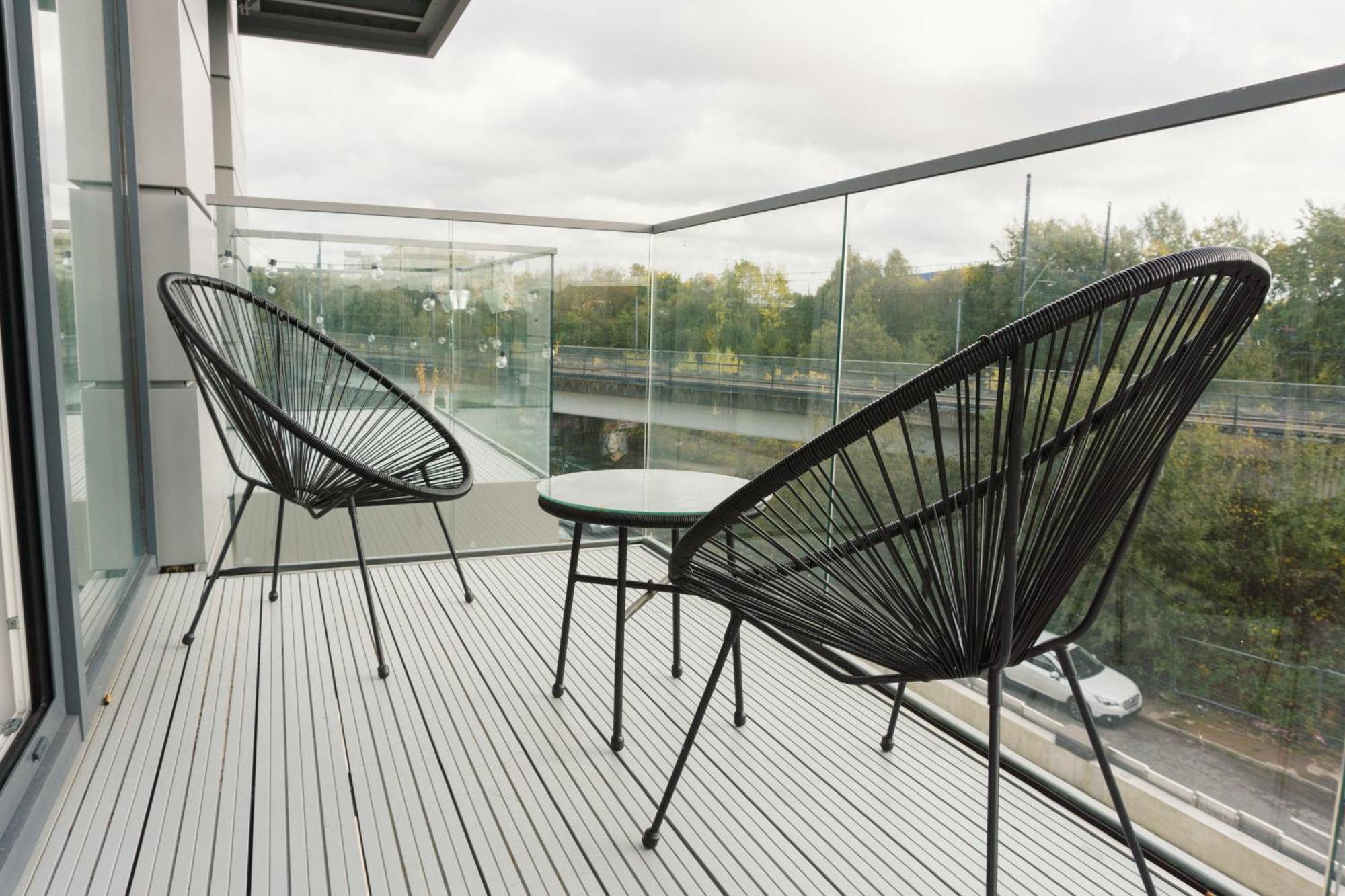 Manchester'S Luxurious 2-Bed Haven With Balcony - Canal Views & Proximity To Manchester United Exterior photo